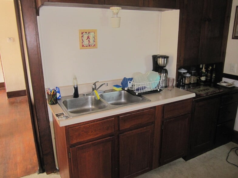 Kitchen - 818 Michigan Ave