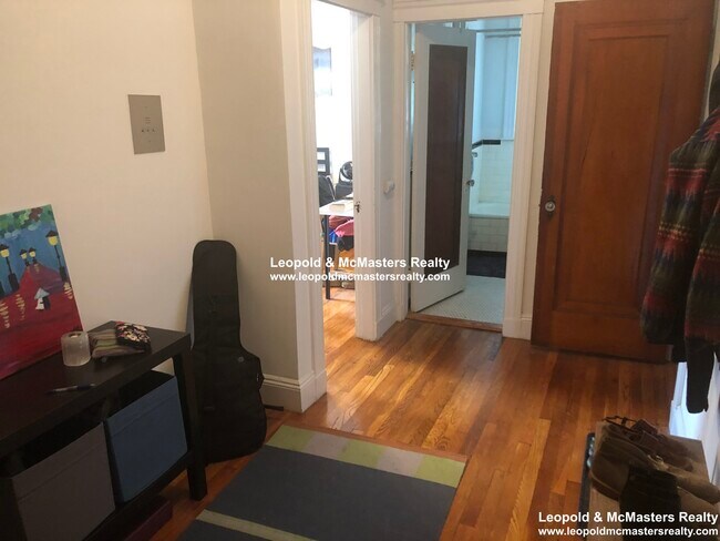 Building Photo - 22 Bellevue St