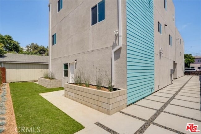 Building Photo - 1821 S New England St