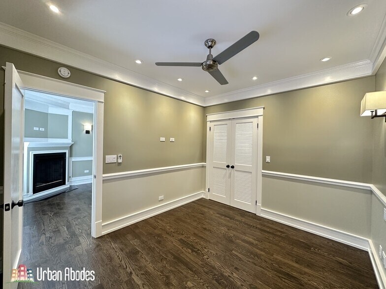 Building Photo - 1406 W Cornelia Ave