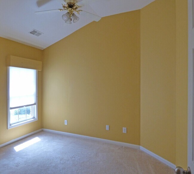 Building Photo - Beautiful 3 BR, 2 Bath Home, All Electric, Vaulted Ceilings, Walk-In Closets, Garage