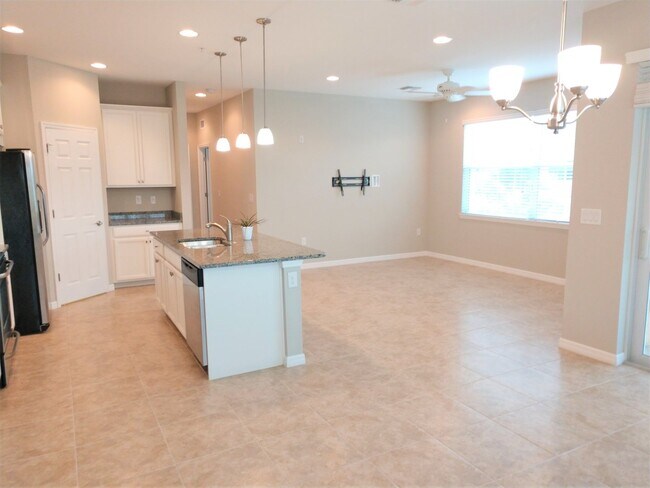 Building Photo - Impressive Annual Unfurnished Condo with C...