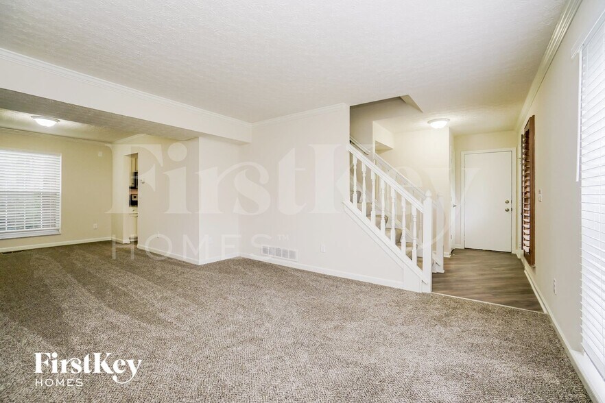 Building Photo - 5823 Birch Bark Ct