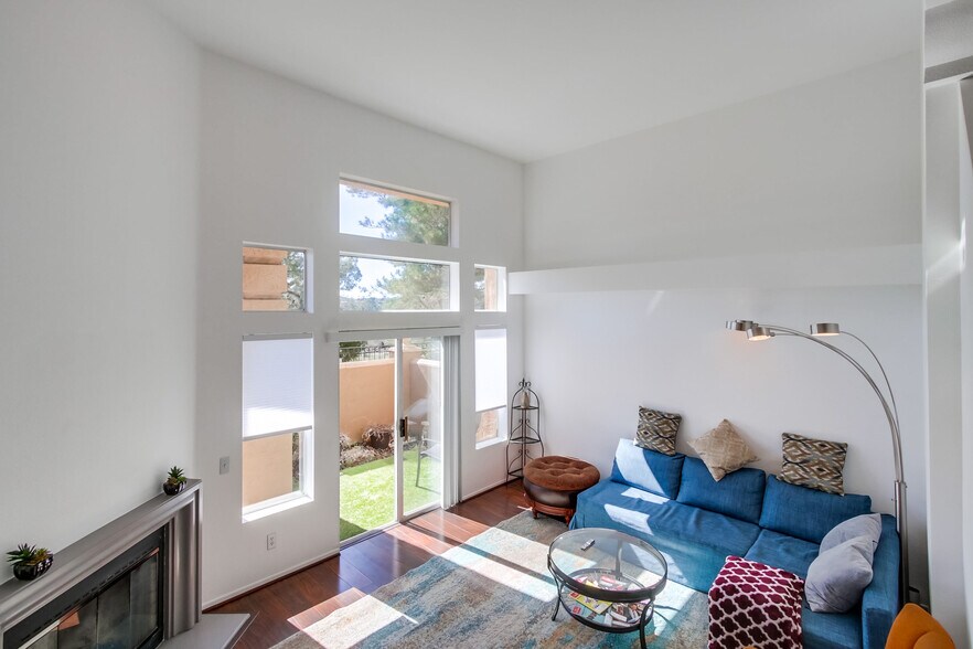 Building Photo - 7140 Calabria Ct