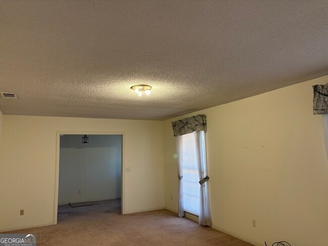 Building Photo - 831 US-25