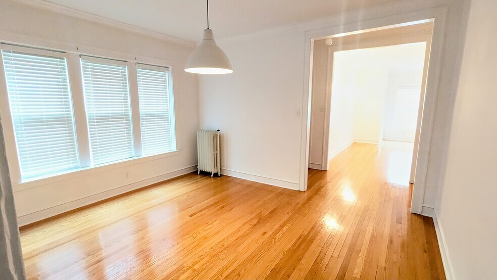 Building Photo - 4011 N Avers Ave