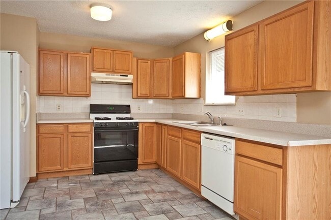 Building Photo - 311 Willow Ave