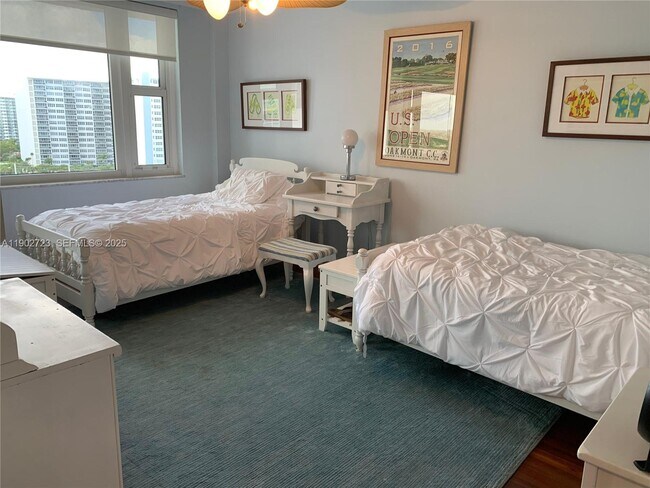 Building Photo - 3600 Galt Ocean Dr