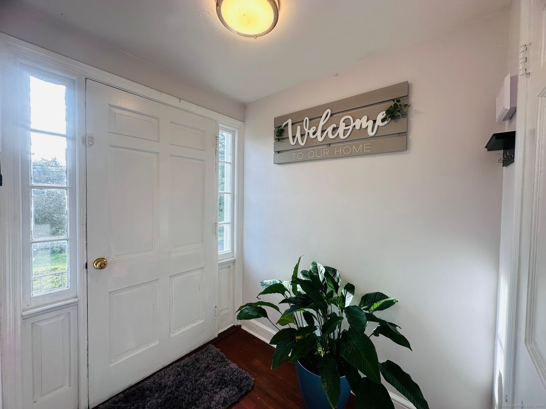 Building Photo - 37 Weed St