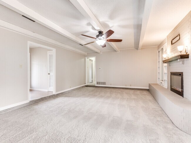 Building Photo - 7335 Reed Rd