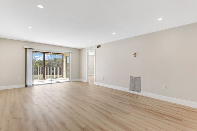 Building Photo - ** COUNTRY CLUB MANOR ** 2 BED / 2 BATH - CONDO - 55+ COMMUNITY - REMODELED - ANNUAL RENTAL