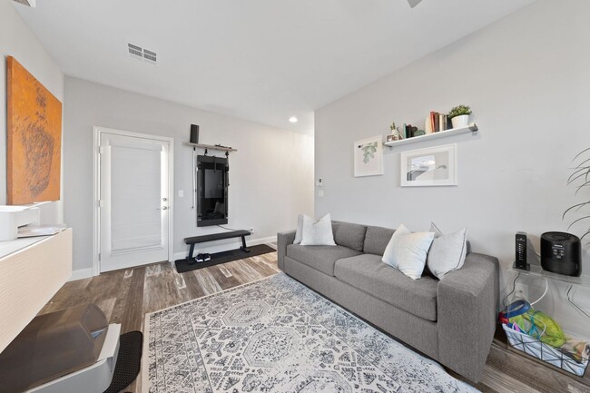 Building Photo - Luxury Dream Home with Unmatched Views and Resort-Style Amenities