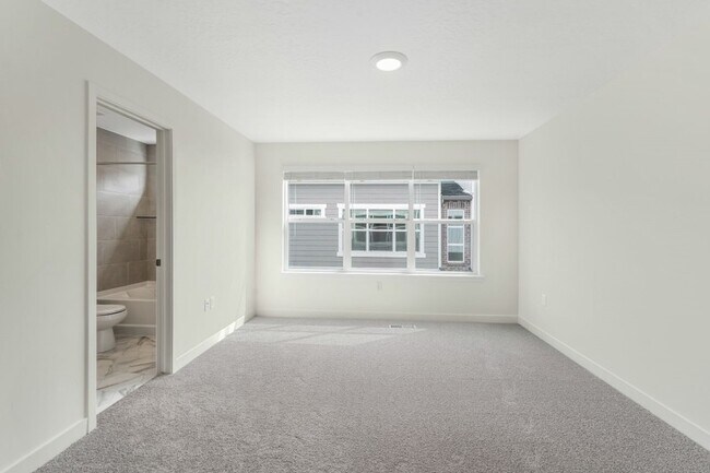 Building Photo - 12927 Trail