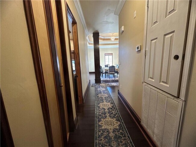 Building Photo - 5611 Rickert Dr