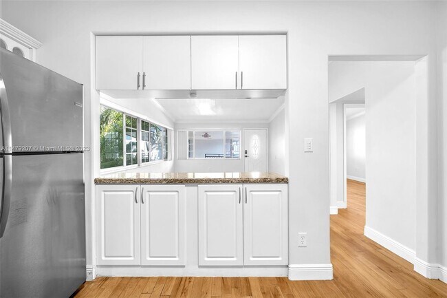 Building Photo - 1135 92nd St