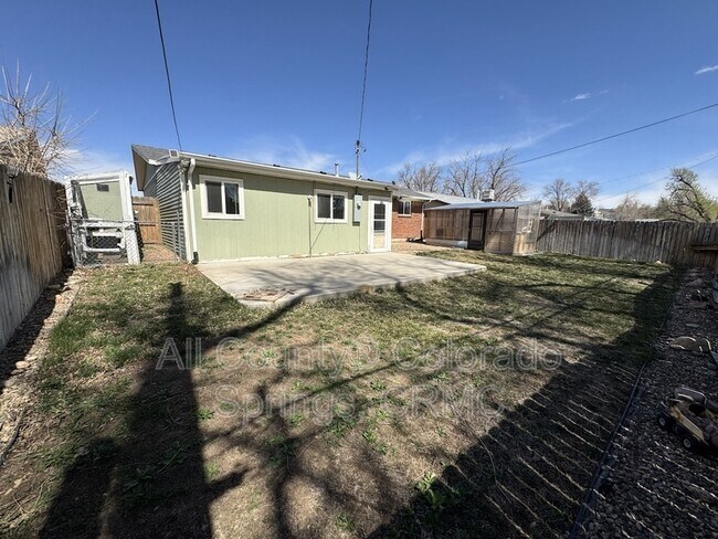 Building Photo - 2510 Ivanhoe Dr