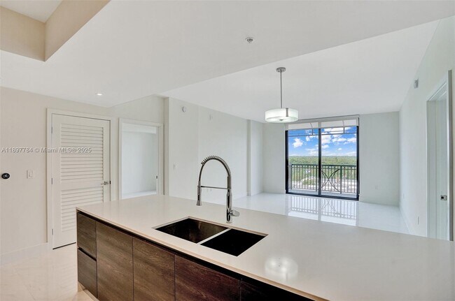 Primary Photo - 301 Altara Ave