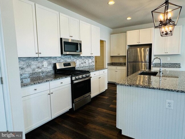 Building Photo - 454 Coastal Ave