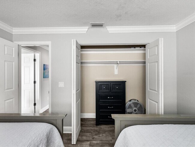 Building Photo - 185 Brightwater Dr