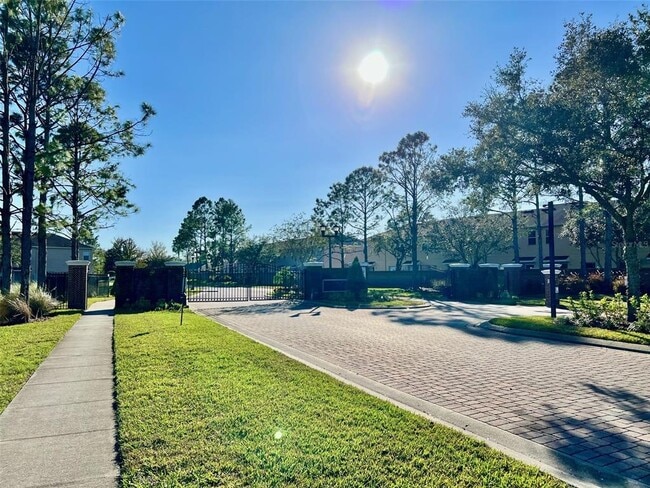 Building Photo - 16752 Cedar Crest Dr