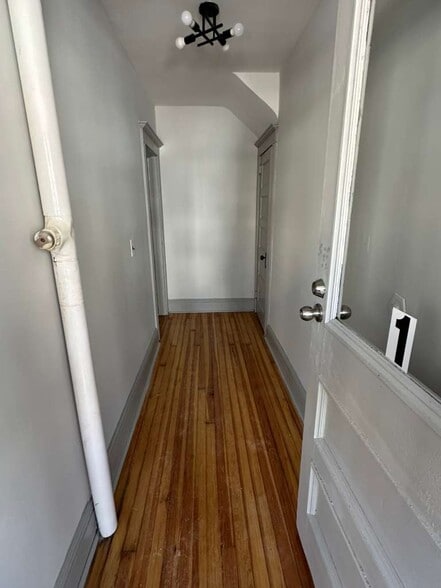 Building Photo - 55 James St