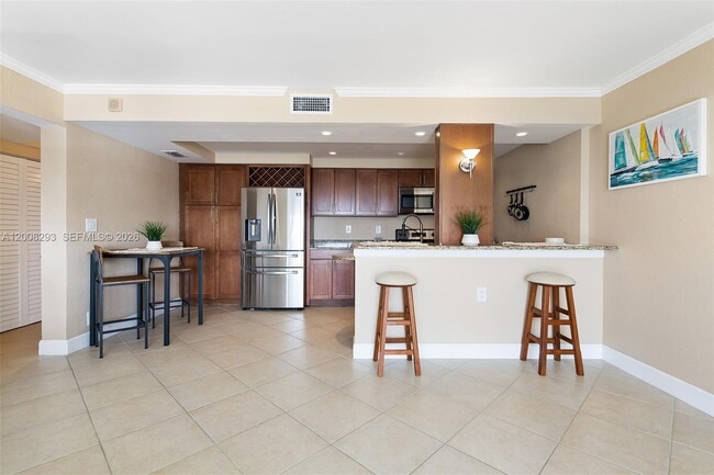 Building Photo - 2900 NE 30th St