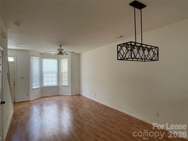 Building Photo - 5703 Erin Dr