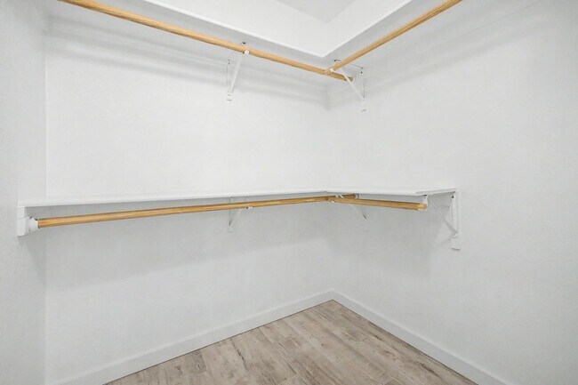 Building Photo - 1006 S Tiago Dr