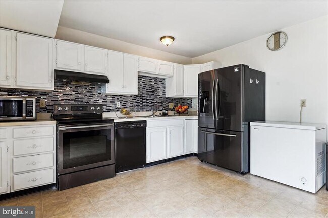 Building Photo - 5200 Sweet Gum Terrace