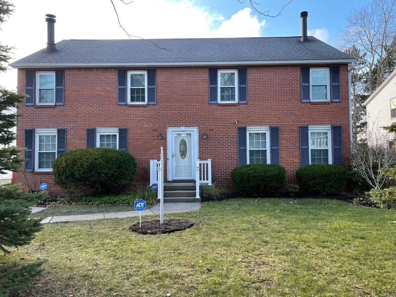 Building Photo - 125 Fairgreen Dr