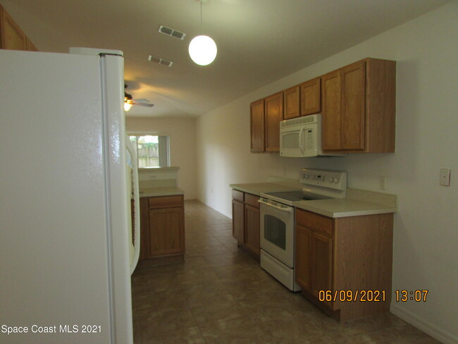 Building Photo - 3472 Chica Cir