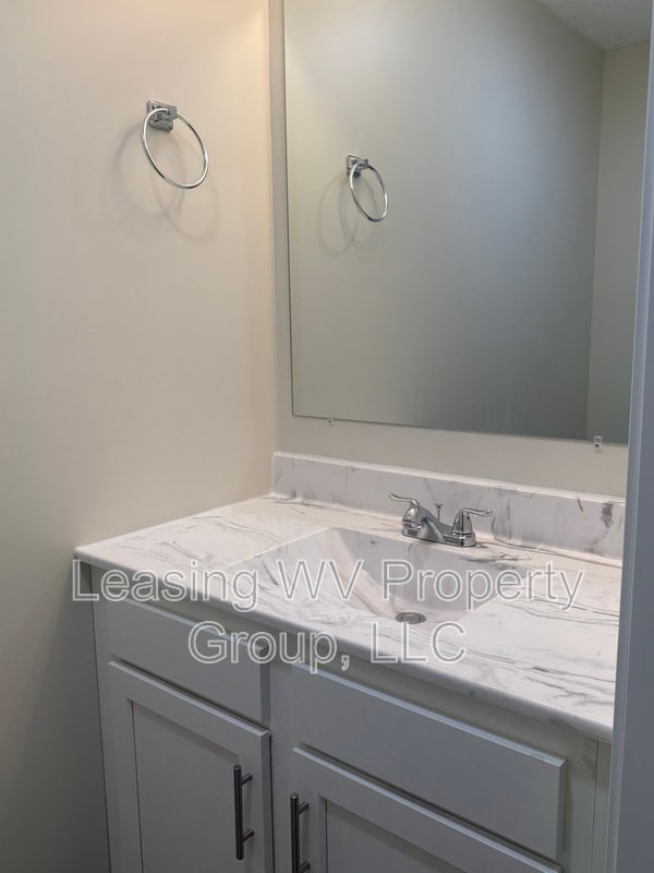 Building Photo - 71 Christian Ct