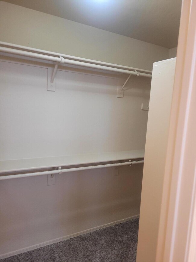 Building Photo - 16377 W Cottonwood St