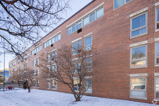 Building Photo - Walnut Place