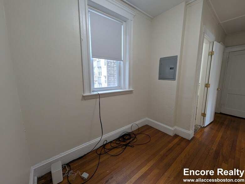 Building Photo - 1175 Boylston St