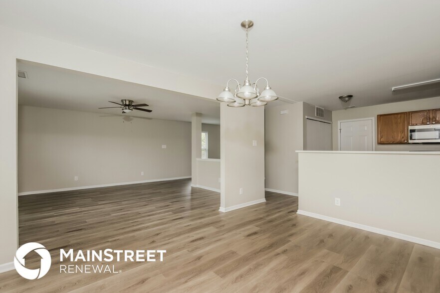 Building Photo - 729 Runningbrook Ln