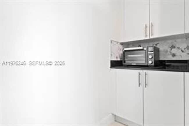 Building Photo - 60 SW 13th St