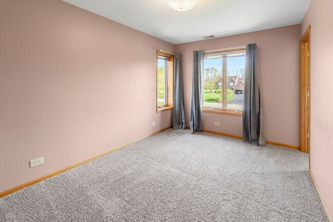 Building Photo - 2208 Crystal Cir