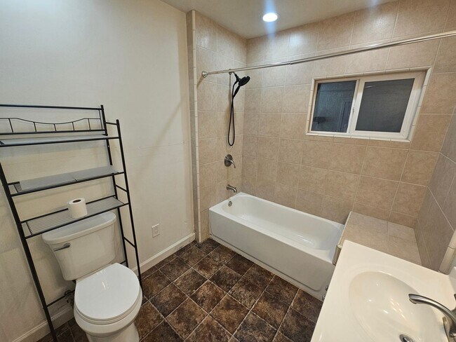 Building Photo - Home for Rent in Corning! 2 Bedroom 1 Bathroom PLUS Bonus Room