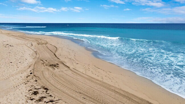 Building Photo - 3540 S Ocean Blvd