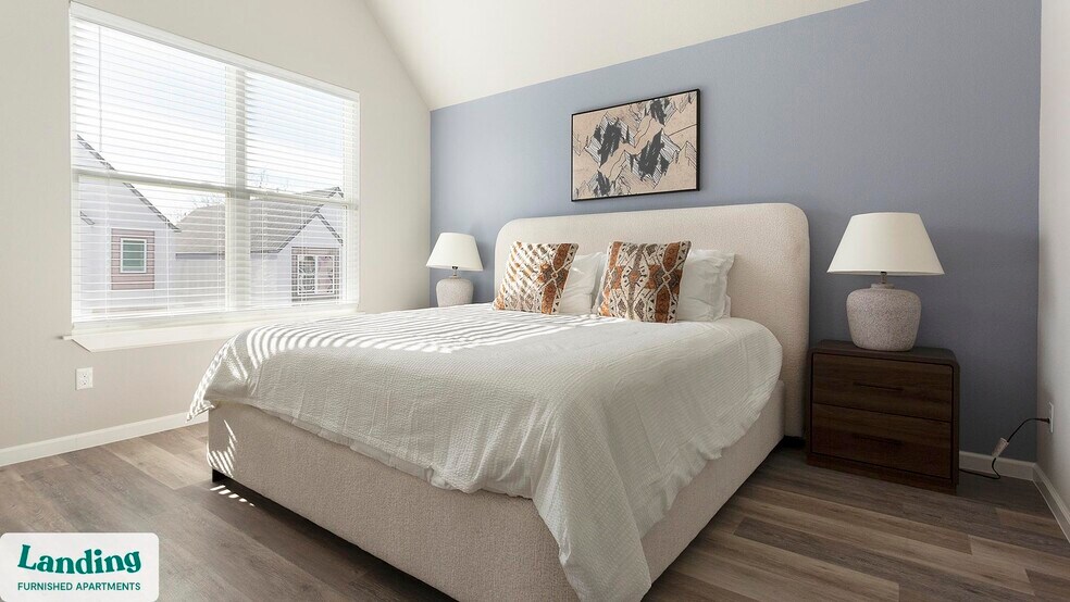 Building Photo - 3401 Redbud Ln