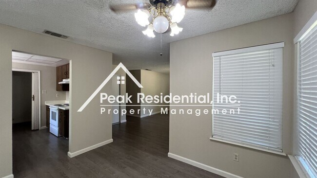 Building Photo - 3 br, 2 bath House - 5912 Birchglade Way