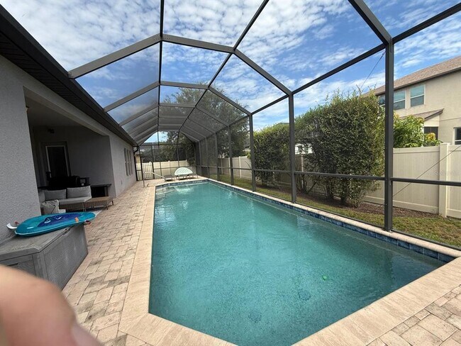 Building Photo - 12913 Utopia Lp