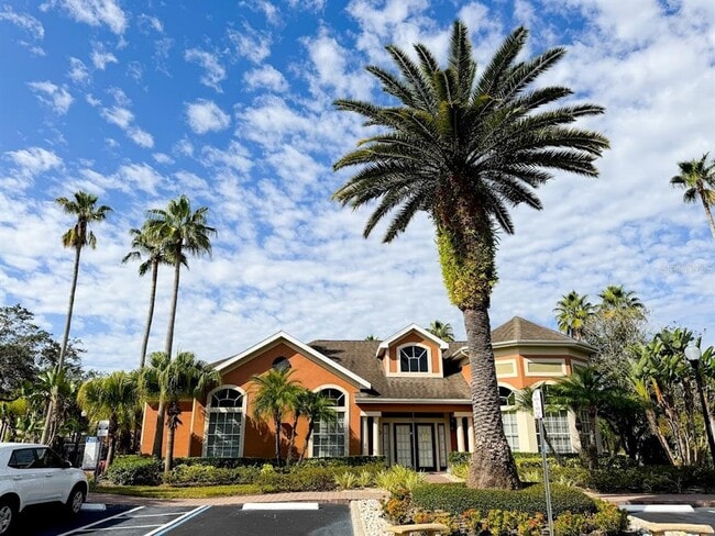 Building Photo - 1919 Summer Club Dr