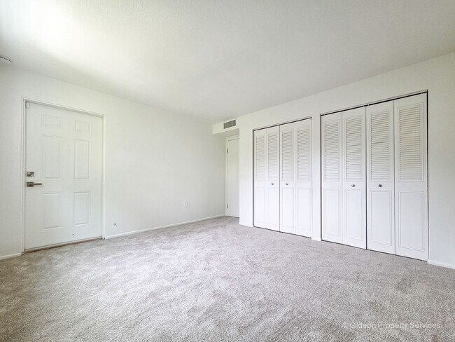 Building Photo - 711 SW 75th St
