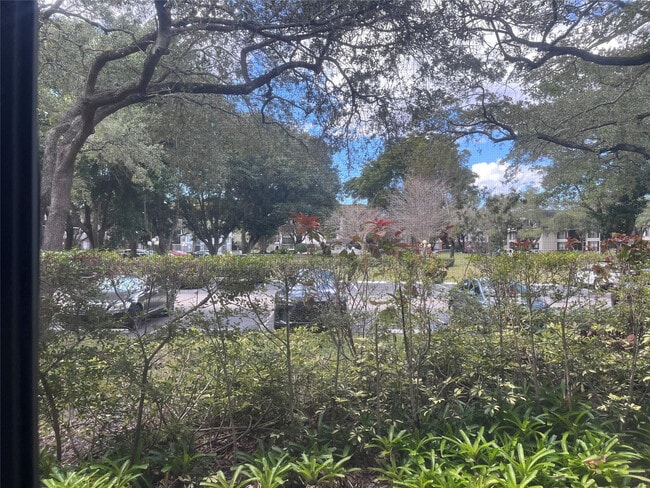 Building Photo - 3670 Inverrary Dr