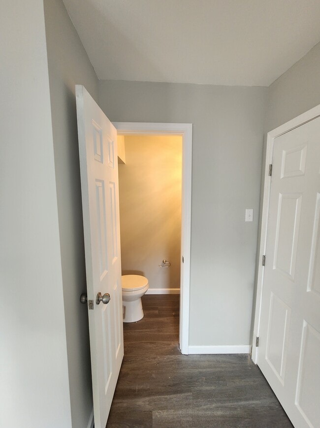 Building Photo - 205 River Oaks Dr