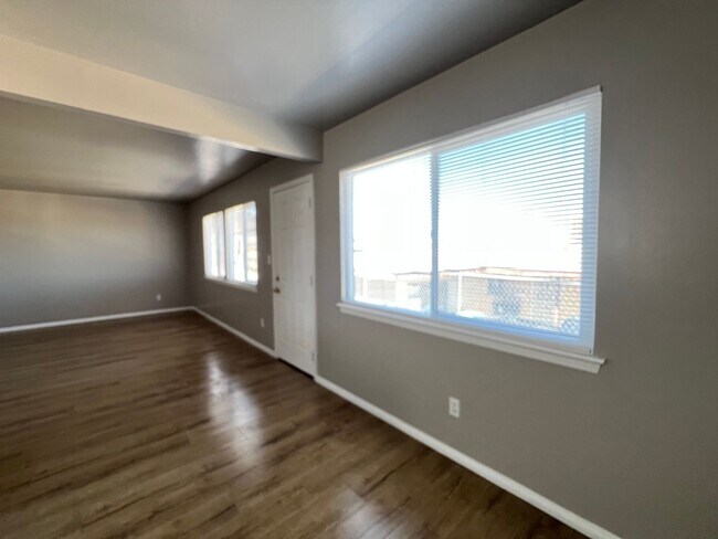 Building Photo - Beautifully Remodeled Home