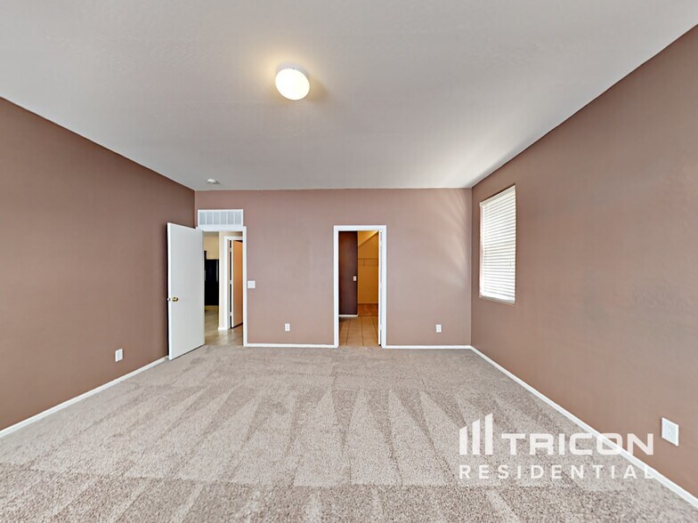 Building Photo - 45707 W Guilder Ave
