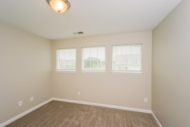 Building Photo - 2500 Guildhall Ln